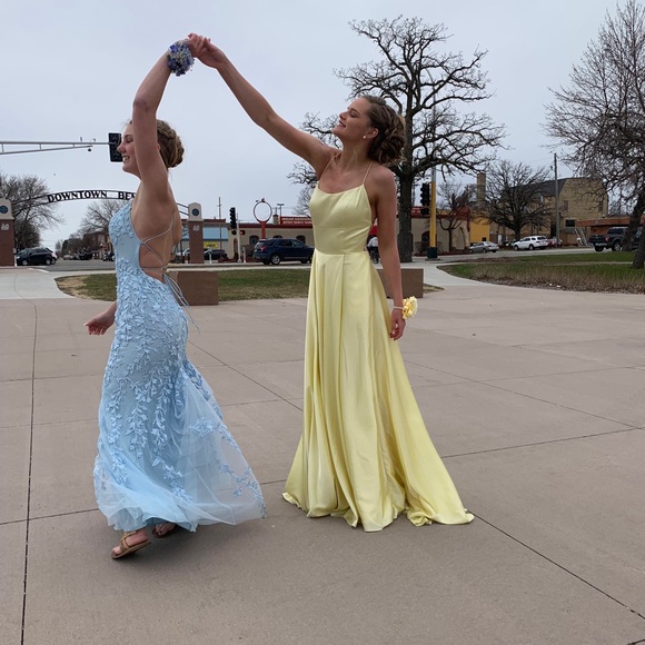 Sherri hill yellow prom dress - Picture 5 of 5